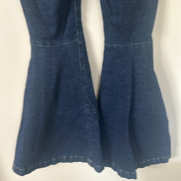 Wrangler High Rise Flare - Picture 7 of 8